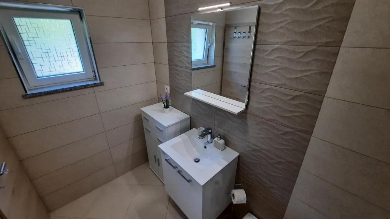 Apartman Ela Donji Rukavac Ngoại thất bức ảnh